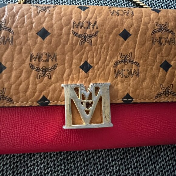 MCM Large Chain Wallet - Picture 3 of 6